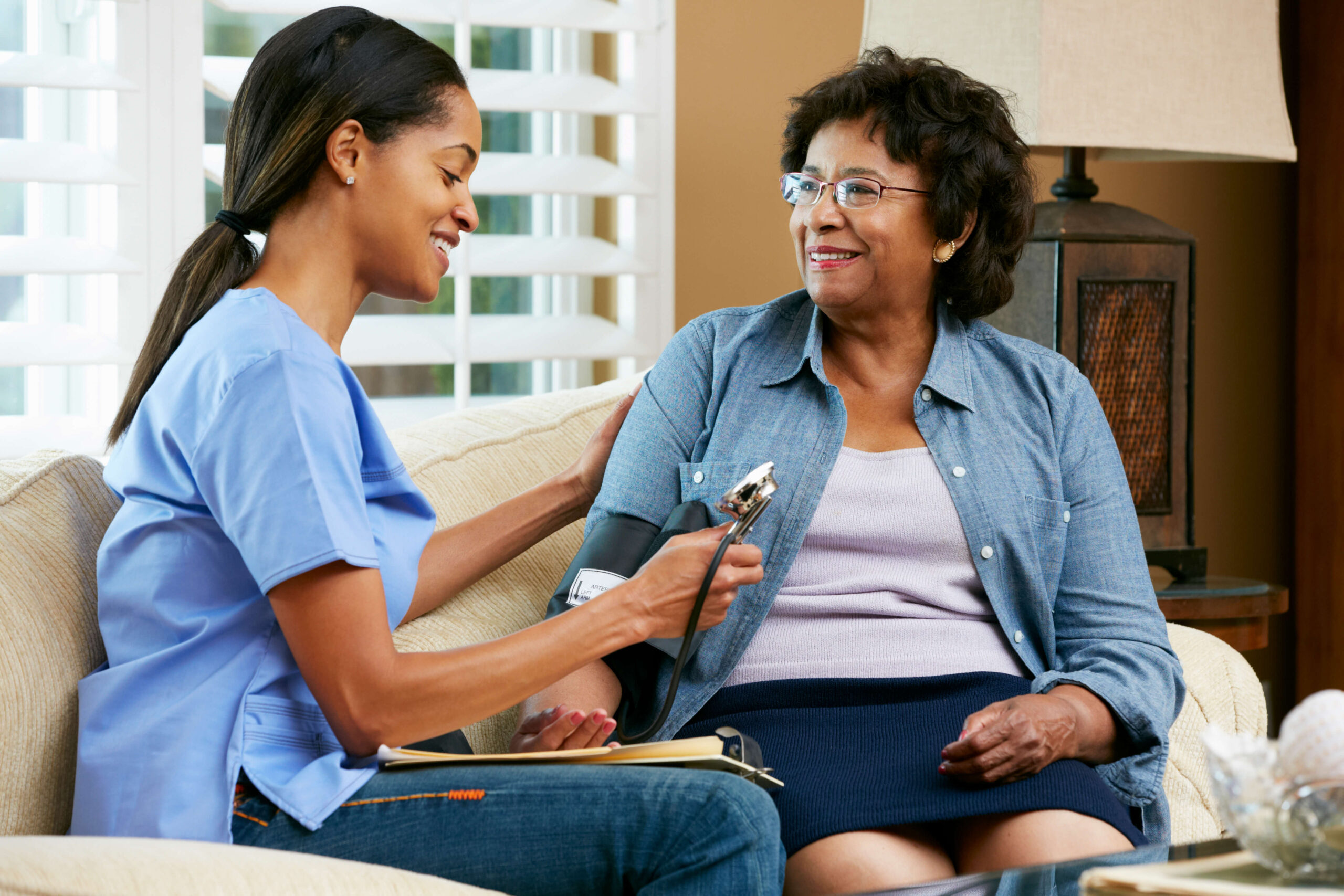 Elois Health Care LLC Forney TX nurse taking care female patient